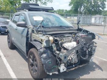  Salvage Jeep Cherokee
