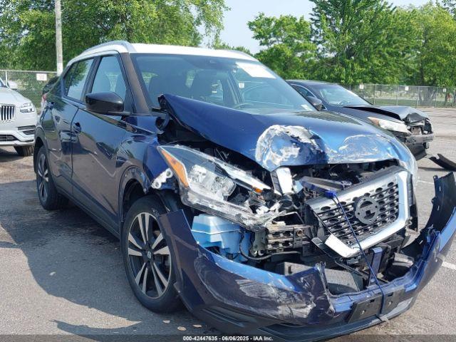  Salvage Nissan Kicks