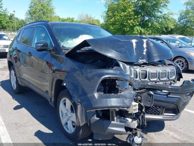  Salvage Jeep Compass