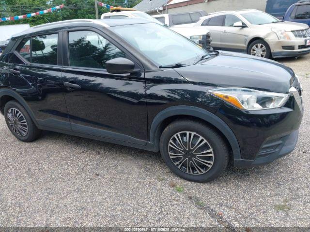  Salvage Nissan Kicks