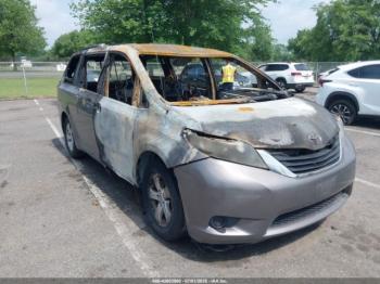  Salvage Toyota Sienna