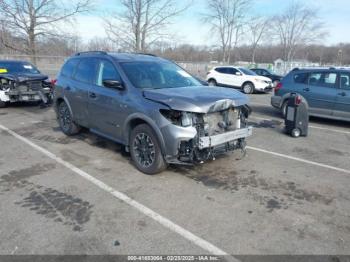  Salvage Nissan Pathfinder