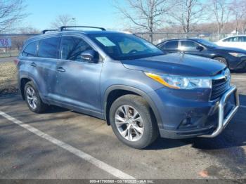  Salvage Toyota Highlander