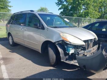  Salvage Toyota Sienna