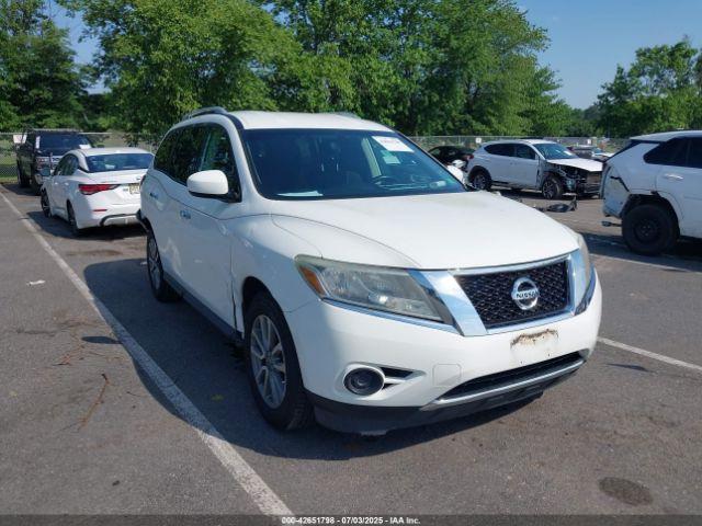  Salvage Nissan Pathfinder