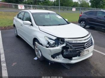  Salvage Nissan Altima