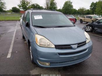  Salvage Toyota Sienna