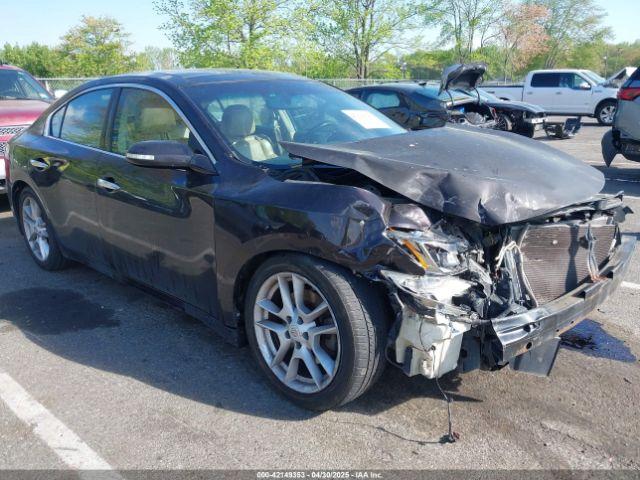  Salvage Nissan Maxima