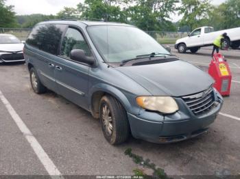  Salvage Chrysler Town & Country