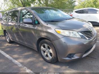  Salvage Toyota Sienna