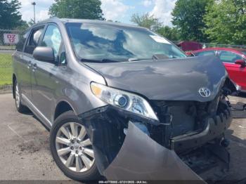  Salvage Toyota Sienna
