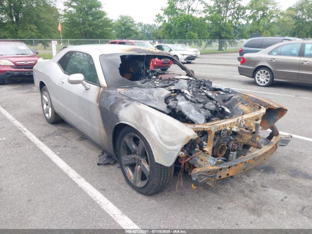  Salvage Dodge Challenger