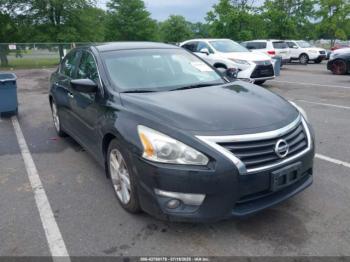  Salvage Nissan Altima