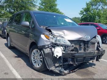  Salvage Toyota Sienna