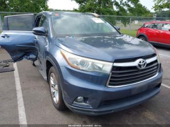  Salvage Toyota Highlander