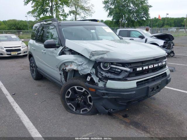  Salvage Ford Bronco
