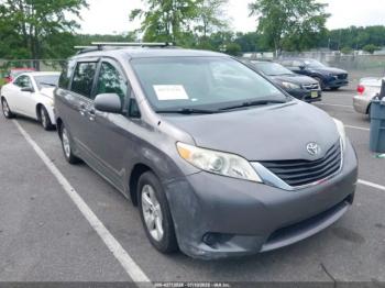  Salvage Toyota Sienna