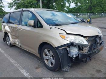  Salvage Toyota Sienna