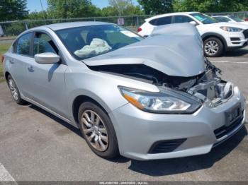  Salvage Nissan Altima