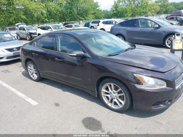  Salvage Nissan Maxima