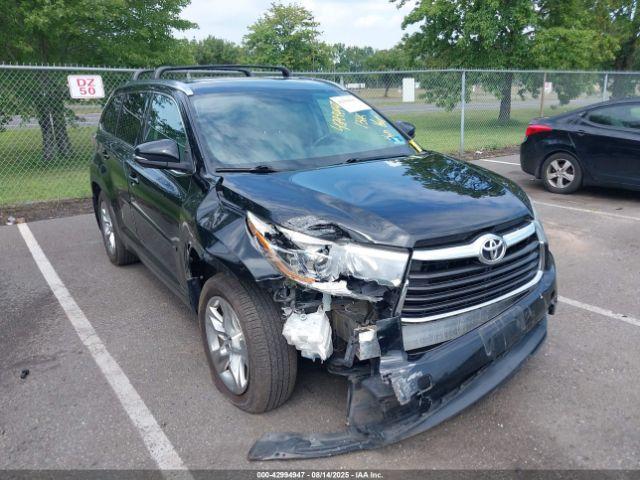  Salvage Toyota Highlander