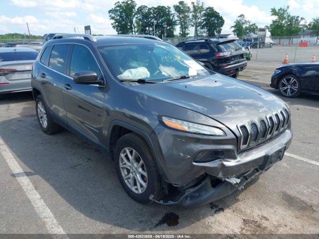  Salvage Jeep Cherokee
