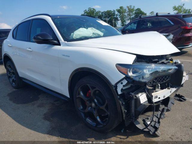  Salvage Alfa Romeo Stelvio