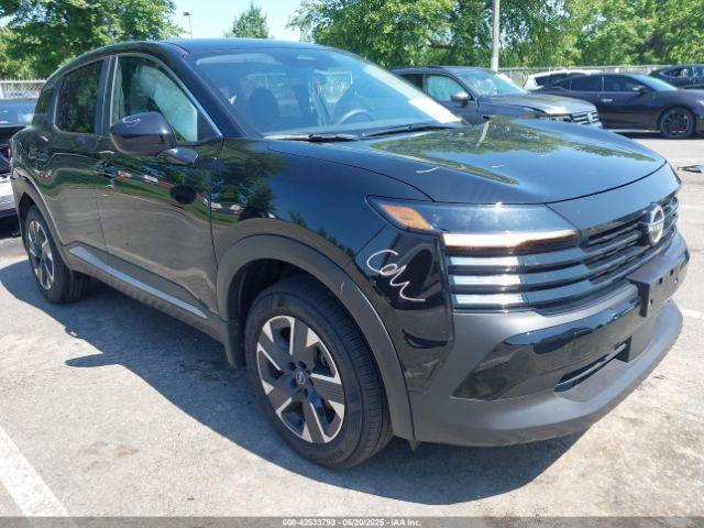 Salvage Nissan Kicks
