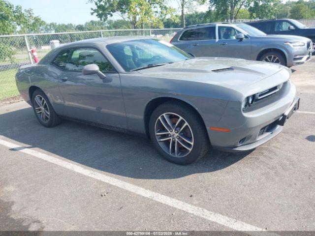  Salvage Dodge Challenger