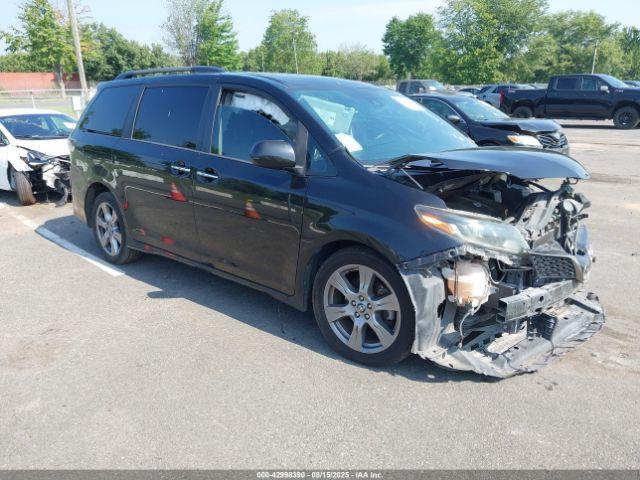  Salvage Toyota Sienna