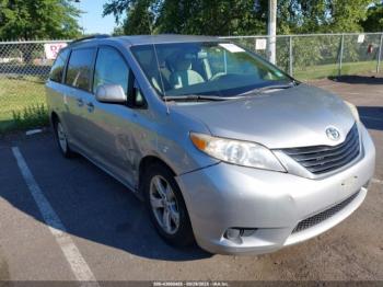  Salvage Toyota Sienna