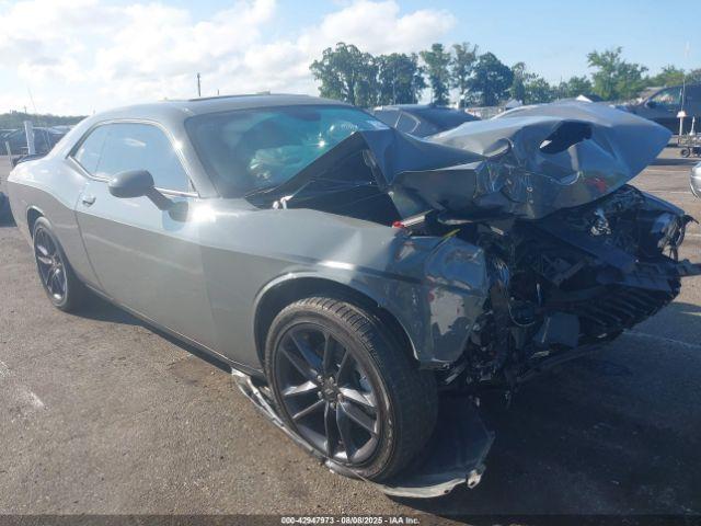  Salvage Dodge Challenger