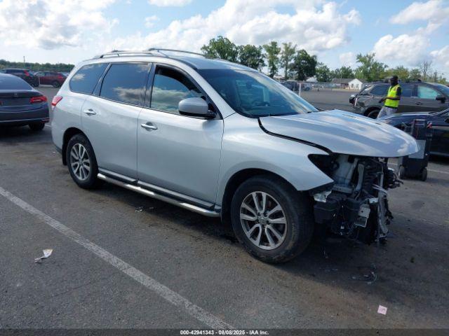  Salvage Nissan Pathfinder