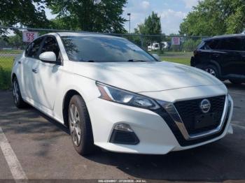  Salvage Nissan Altima