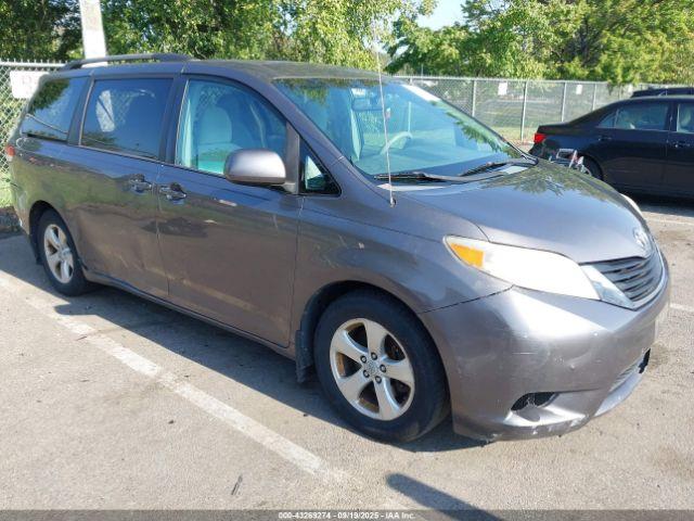  Salvage Toyota Sienna