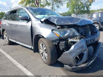  Salvage Nissan Pathfinder