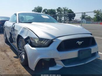  Salvage Ford Mustang
