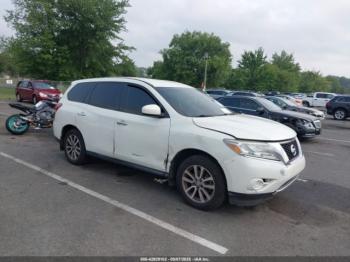  Salvage Nissan Pathfinder