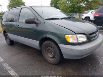  Salvage Toyota Sienna