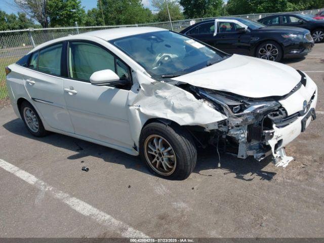  Salvage Toyota Prius