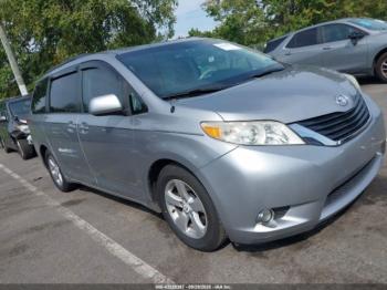  Salvage Toyota Sienna