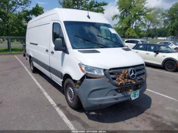  Salvage Mercedes-Benz Sprinter 2500