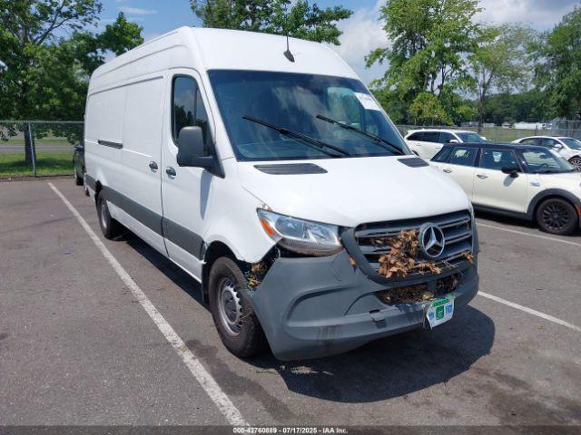  Salvage Mercedes-Benz Sprinter 2500