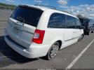 Chrysler Town & Country Touring Image 7