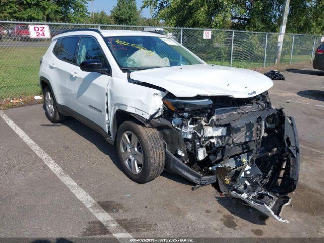 Salvage Jeep Compass