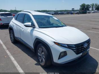  Salvage Hyundai TUCSON