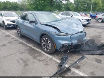  Salvage Ford Mustang