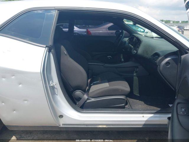 Dodge Challenger Gt Image 2