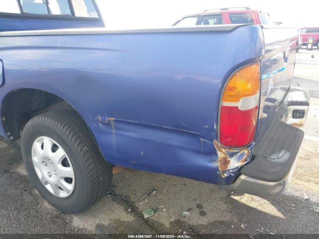 Toyota Tacoma Image 4