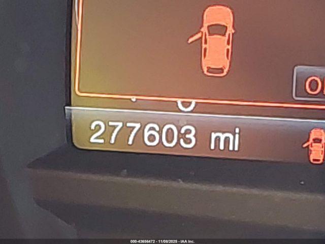 Ford Explorer Xlt Image 4